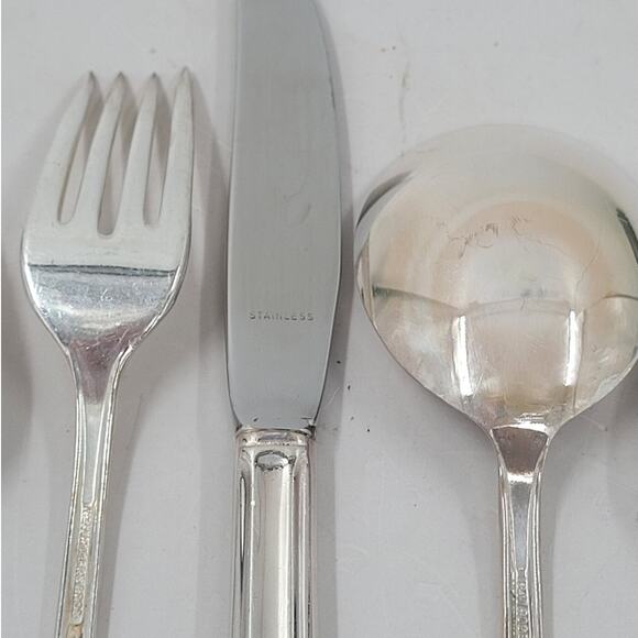 Rogers Brothers Silverplate Eternally Yours Coquette 5 Piece Setting 1-8 - Picture 7 of 10